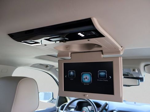 Used 2019 GMC Yukon Denali w/ Denali Ultimate Package image 16