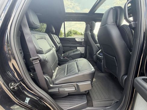 Used 2024 Lincoln Navigator Reserve AWD/4WD image 32