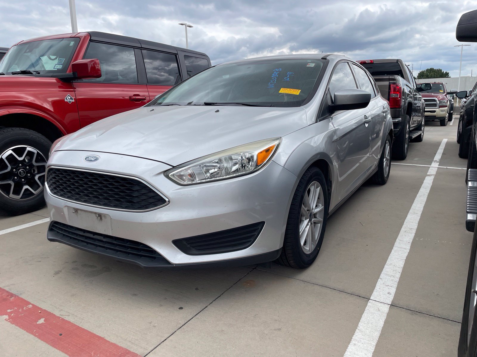 Used 2018 Ford Focus SE FWD image 1