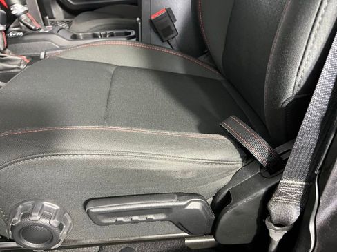 Used 2021 Jeep Wrangler Unlimited Rubicon image 22