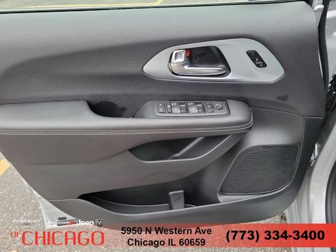 New 2026 Chrysler Pacifica Limited FWD image 20