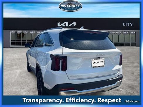 Certified 2024 Kia Sorento S AWD/4WD image 5