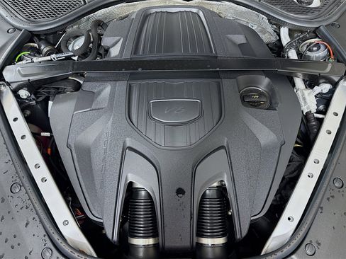 Certified 2025 Porsche Panamera 4 image 30