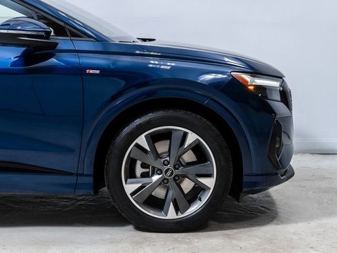 Used 2025 Audi Q4 e-tron Premium Plus w/ Premium Plus image 12