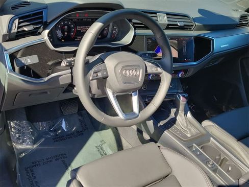 New 2025 Audi Q3 2.0T Premium image 2