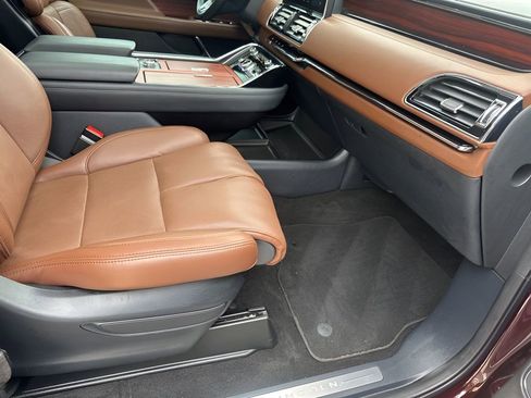 Used 2024 Lincoln Navigator L Reserve image 16