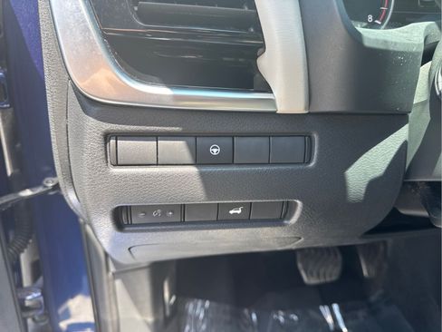 Used 2022 Nissan Rogue SL w/ SL Premium Package FWD image 16