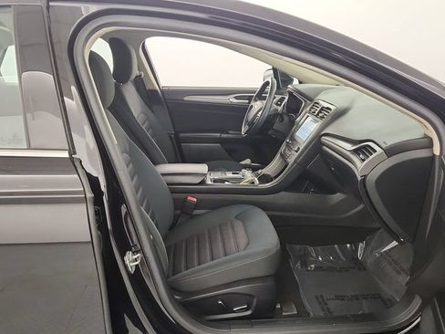 Used 2019 Ford Fusion SE FWD image 28