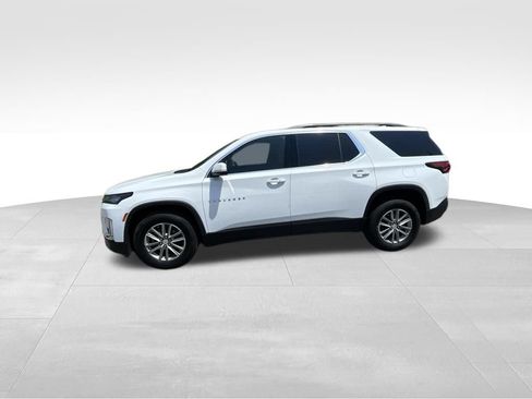 Used 2023 Chevrolet Traverse LT FWD image 3
