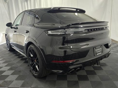 New 2026 Porsche Cayenne GTS image 3