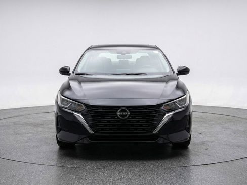 Used 2025 Nissan Sentra SV FWD image 2