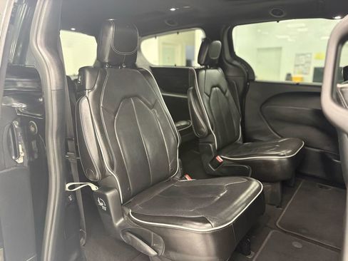 Used 2018 Chrysler Pacifica Limited w/ Advanced Safetytec Group image 28