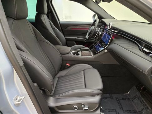 New 2025 Maserati Grecale Modena image 26