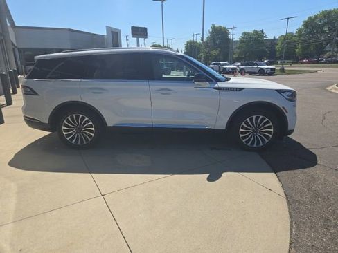 Certified 2023 Lincoln Aviator Reserve w/ Elements Package Plus AWD/4WD image 2