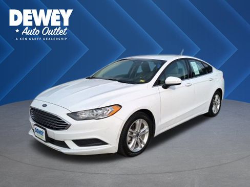 Used 2018 Ford Fusion SE image 1