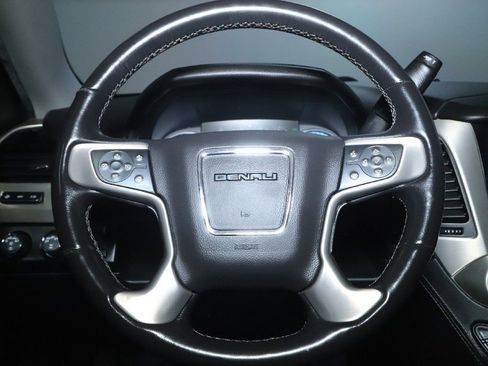 Used 2020 GMC Yukon XL Denali AWD/4WD image 23
