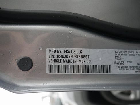 Used 2024 Jeep Compass Latitude w/ Sun and Sound Group image 29