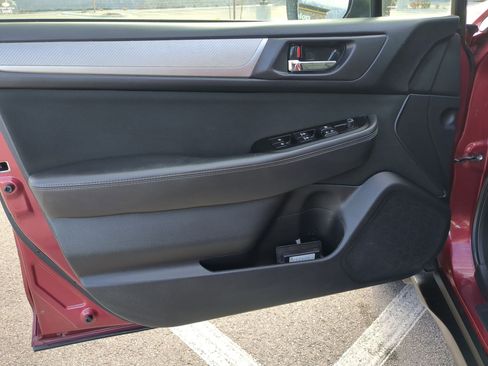 Used 2019 Subaru Outback 2.5i Premium image 14