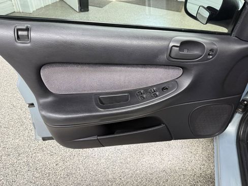 Used 2002 Chrysler Sebring LX image 20