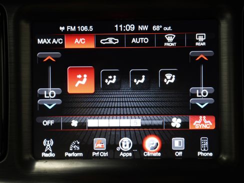 Used 2016 Dodge Challenger R/T Scat Pack RWD image 28
