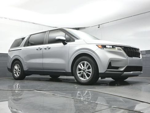 Used 2022 Kia Carnival LX FWD image 36