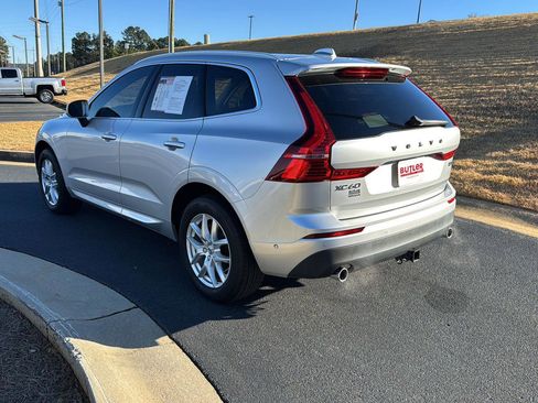 Used 2019 Volvo XC60 T5 Momentum w/ Multimedia Package image 3