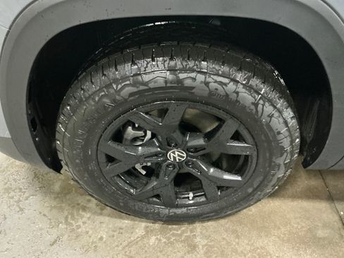 New 2026 Volkswagen Atlas Peak Edition AWD/4WD image 21