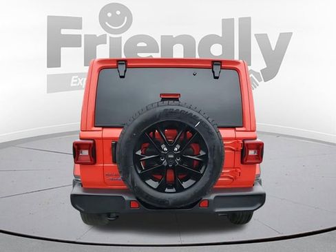 Used 2025 Jeep Wrangler Unlimited Sahara AWD/4WD image 4