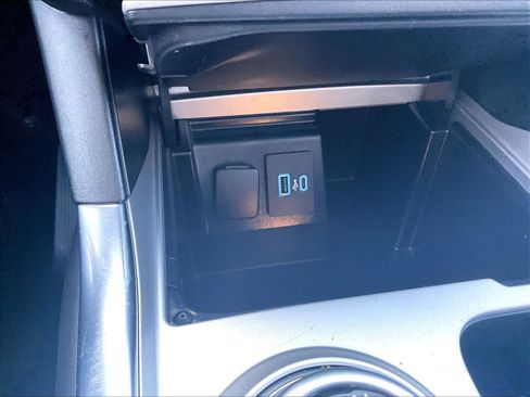 Used 2023 Ford Explorer Limited image 26