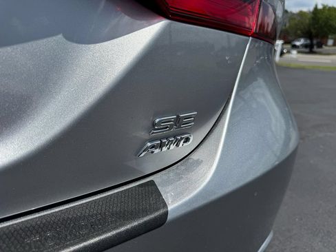 Used 2024 Toyota Camry SE AWD/4WD image 9