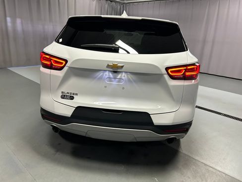 Used 2025 Chevrolet Blazer LT FWD image 6