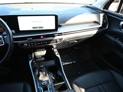 Used 2024 Kia Sorento S w/ Panoramic Sunroof Package image 17
