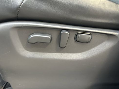 Used 2021 Nissan Armada SL w/ Captain's Chairs Package image 14