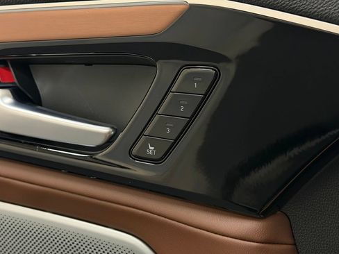 Certified 2025 Acura MDX SH-AWD w/ Technology Package image 15