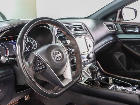 Used 2023 Nissan Maxima SR w/ Sport Mat Group FWD image 24
