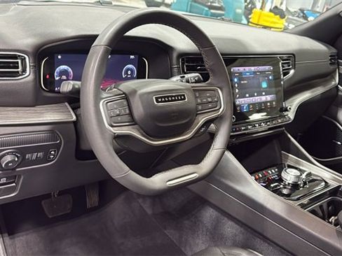 Used 2024 Jeep Wagoneer Series III image 8