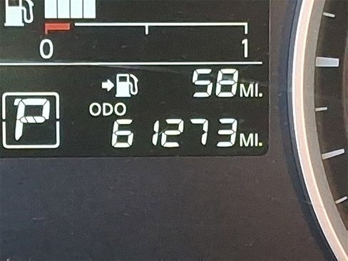 Used 2020 Nissan Kicks S image 19