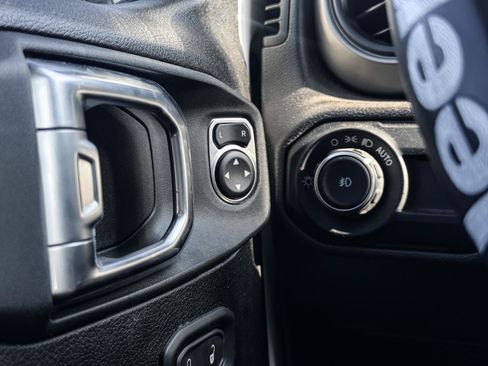 Used 2023 Jeep Wrangler Unlimited Sport AWD/4WD image 19