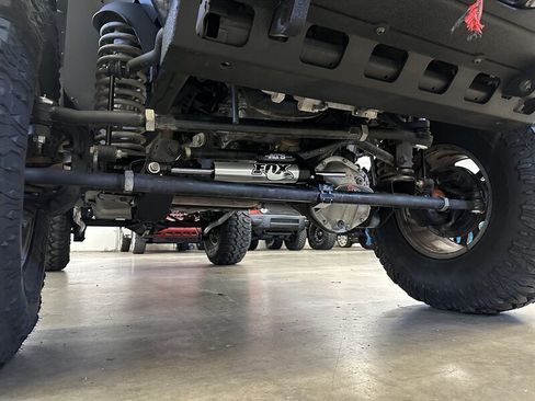 Used 2015 Jeep Wrangler Unlimited Rubicon w/ Connectivity Group AWD/4WD image 11