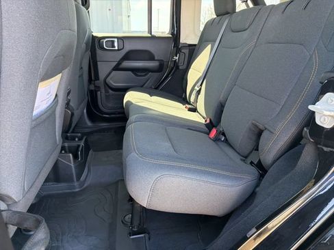 Used 2024 Jeep Wrangler Unlimited Sahara AWD/4WD image 12