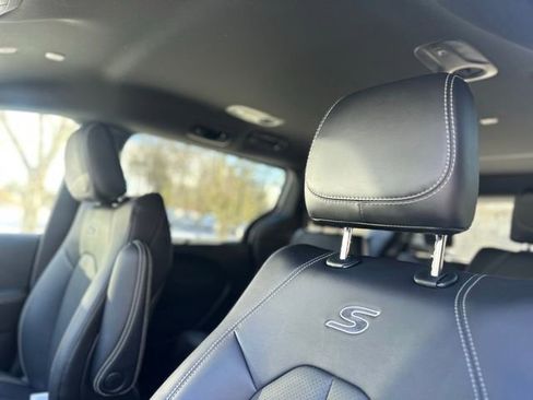 New 2026 Chrysler Pacifica Select w/ S Appearance Package image 11