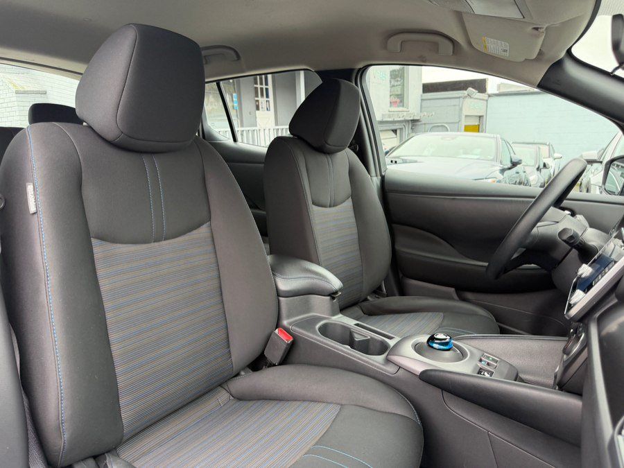 Used 2025 Nissan Leaf S FWD image 29