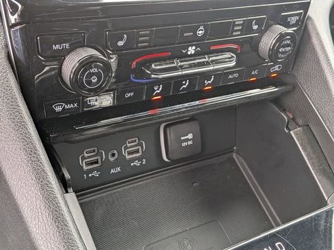 Certified 2024 Jeep Grand Cherokee L Altitude image 20