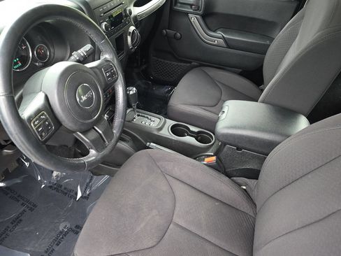 Used 2014 Jeep Wrangler Sport w/ Connectivity Group AWD/4WD image 10