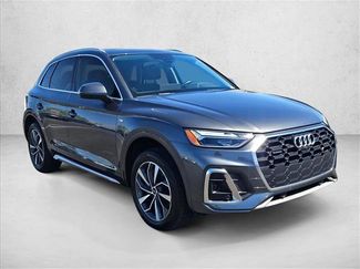 Used 2023 Audi Q5 2.0T Premium Plus w/ Premium Plus Package AWD/4WD video 3