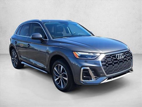 Used 2023 Audi Q5 2.0T Premium Plus w/ Premium Plus Package AWD/4WD image 3