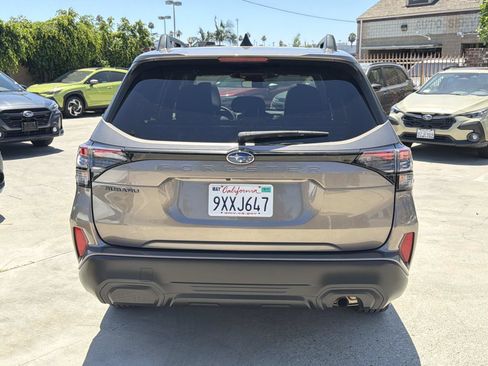 Used 2025 Subaru Forester Premium AWD/4WD image 4