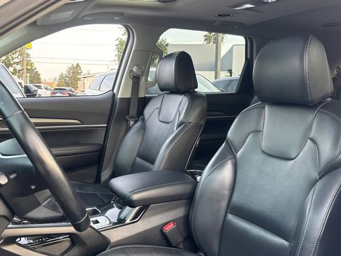 Used 2022 Kia Telluride S image 6