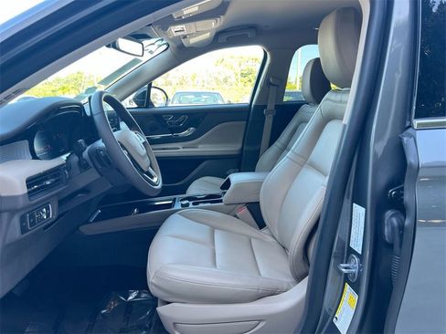 Used 2023 Lincoln Corsair Standard image 12