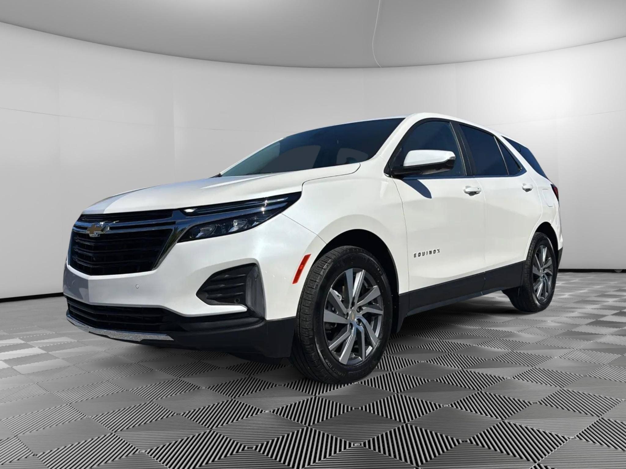Used 2023 Chevrolet Equinox LT AWD/4WD image 1